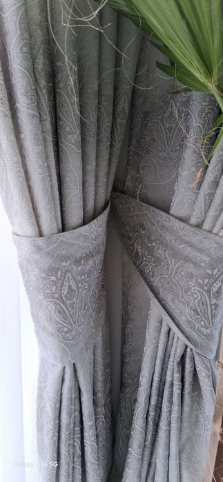 Плътни завеси 8бр. + 8бр. колани за стена