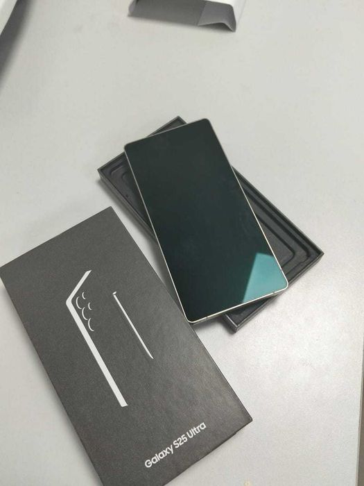 смартфон  SAMSUNG GALAXY S25