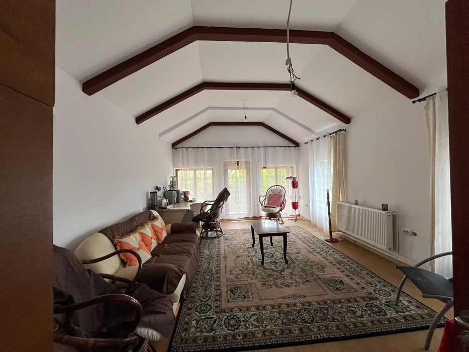 Vand Casa parter + mansarda 280 mp, teren 2300mp Valter Maracieanu