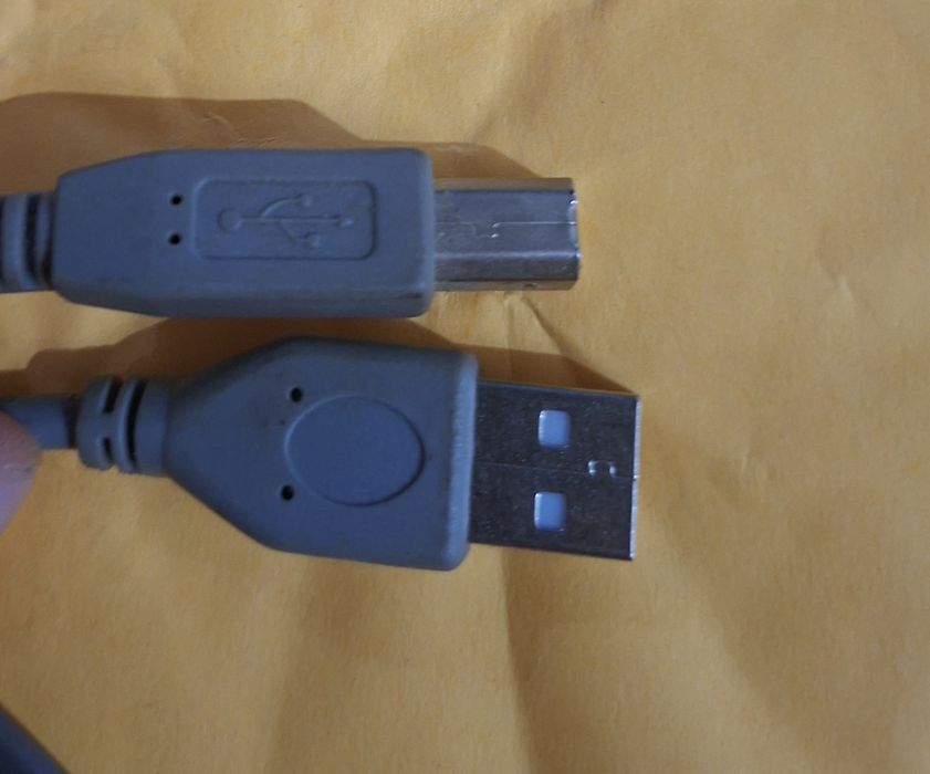 Cablu Date Instrument Orga Chitara si CD cu ritmuri romanesti hore