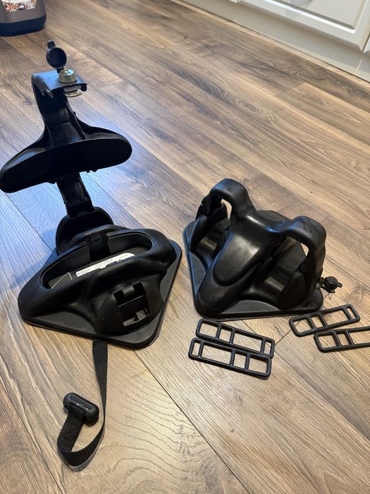 Suport auto magnetic pentru schiuri si bete