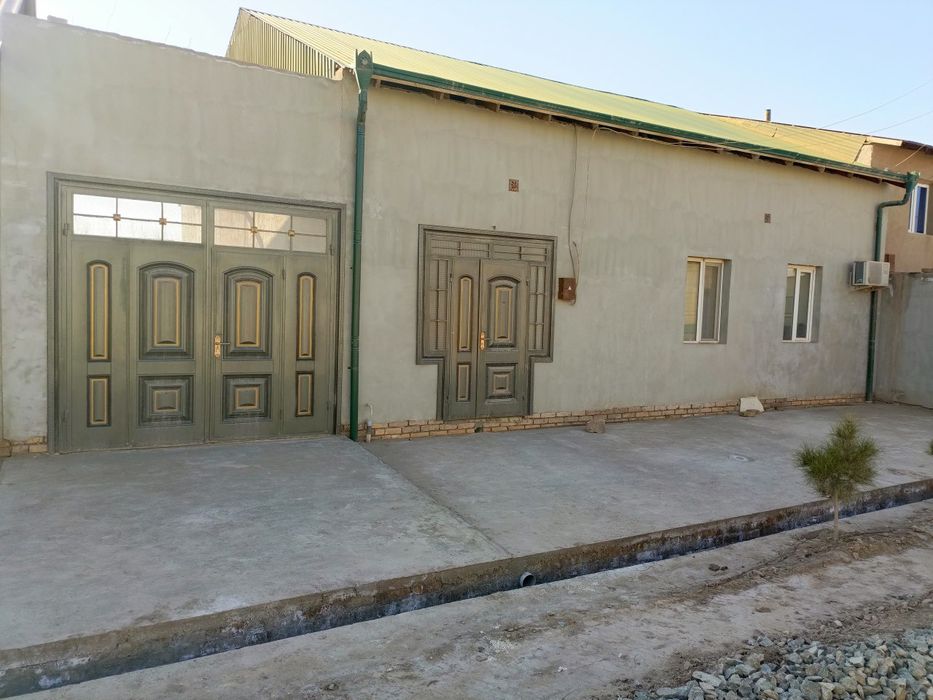 Хонқа Навоийда 650 кв.м ҳовли сотилади