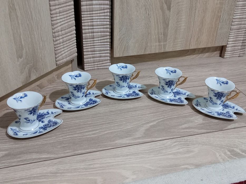 Чашки форфоровые для кофе