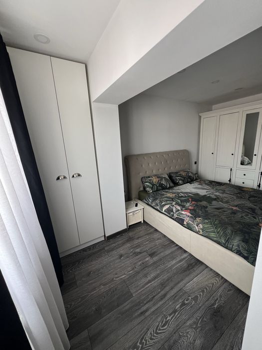 De vanzare apartament 2 camere decomandate