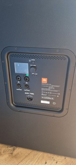 Vind subufar JBL  activ 718 s