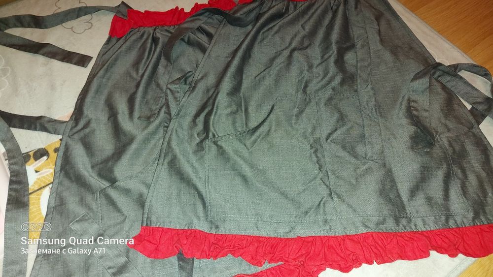 Продавам 2 бр нови престилки