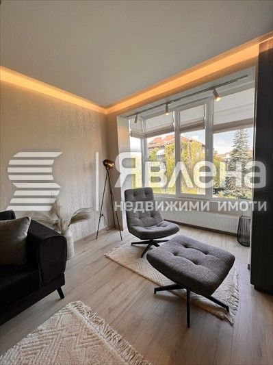 Дава се под наем Двустаен апартамент в София, Докторски паметник - 60 кв.м за 1300 € - Снимка #2