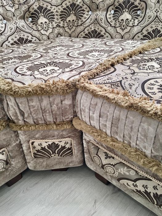 Срочно диван 200тысяч. тг.