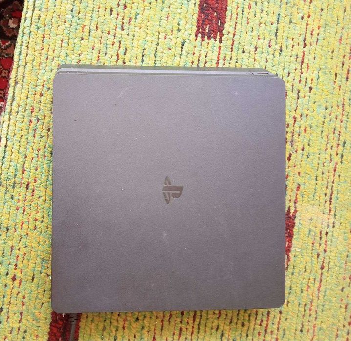 Playstation 4 slim