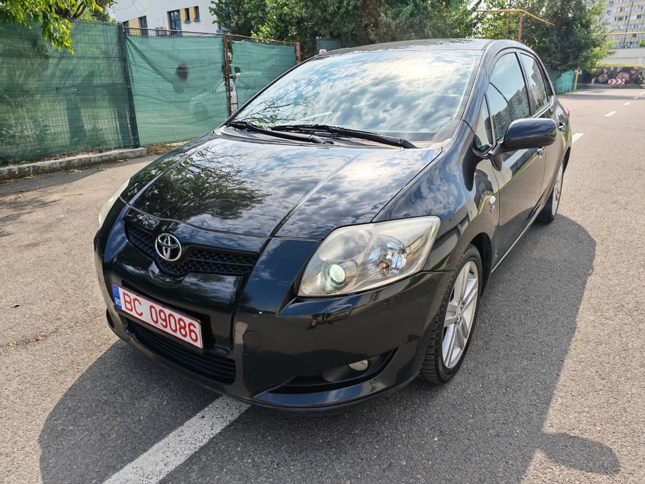 TOYOTA Auris