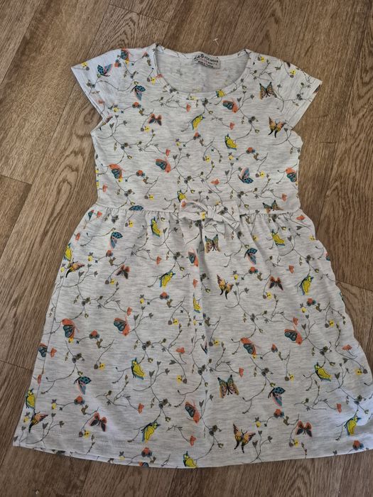 Продаю детское платье на девочку