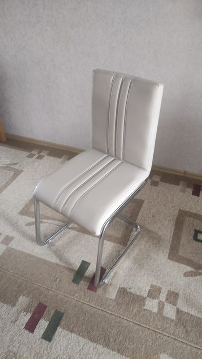 Продам кухонные  стулья