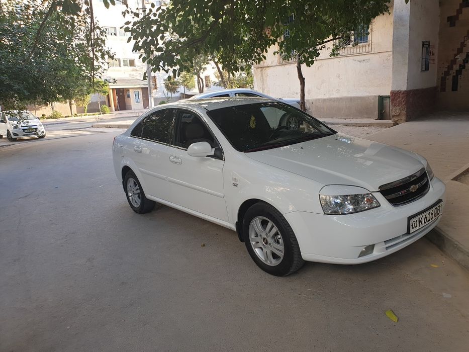 Lasetti sotiladi 2012 yil 145000 yurgan halol ozimmi moshinam