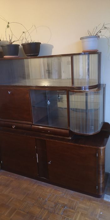 Donez mobilă, în stare bună.