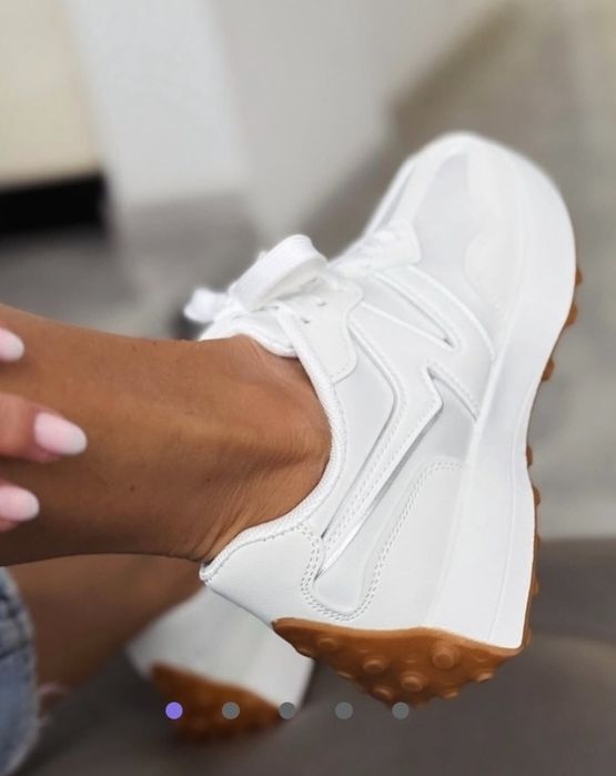 Сникърси еко кожа- бели