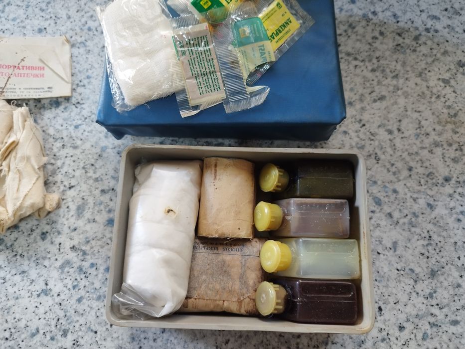 Стара аптечка от соца