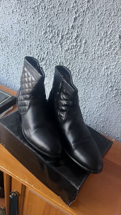 Продаю зимние мужские ботинки