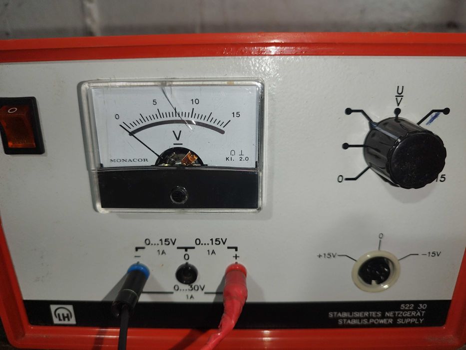 Sursa laborator tensiune diferentiala reglabila 1-30 V / 1A