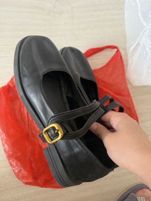 Срочно продаю черные балетки