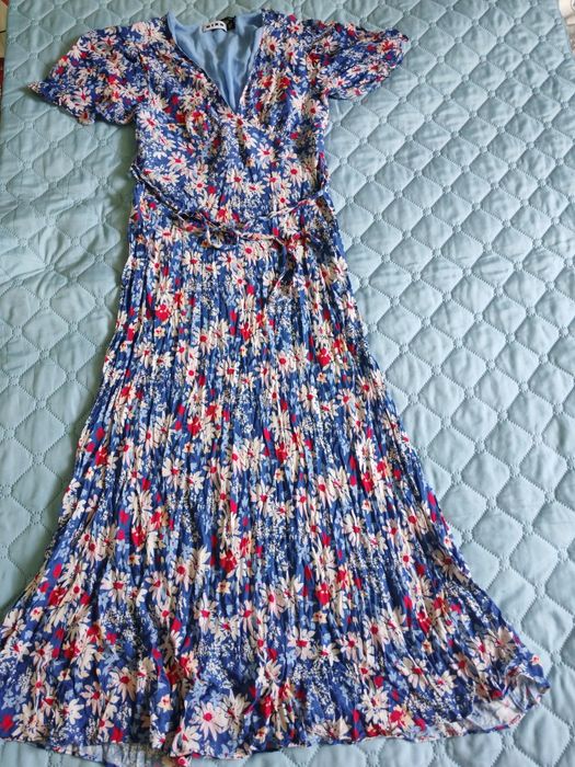 Пролетна флорална рокля