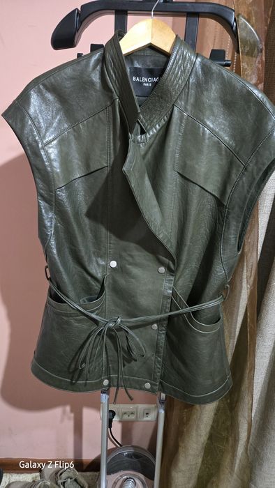 Жилет Balenciaga