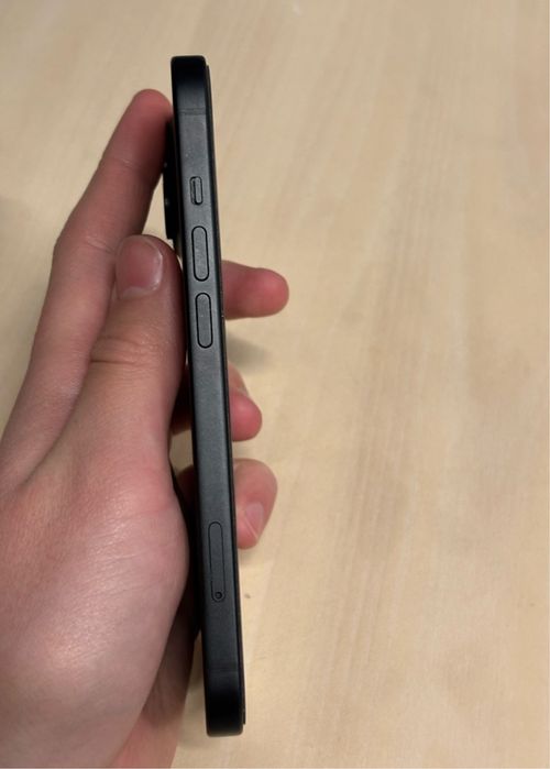 Айфон 15 .128 gb .99 емкость