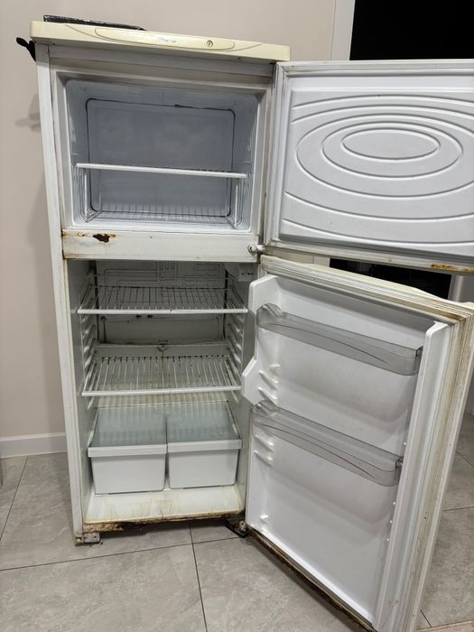 Продам холодильник
