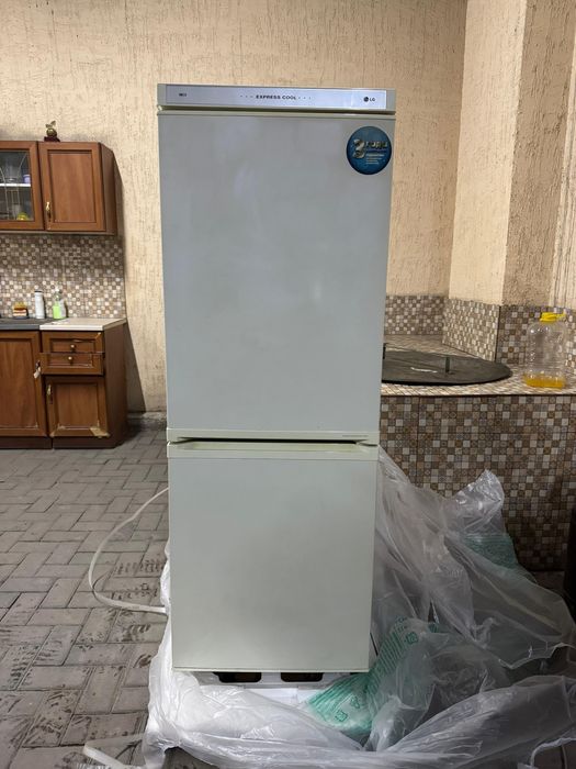 Холодильник в хорошем состоянии