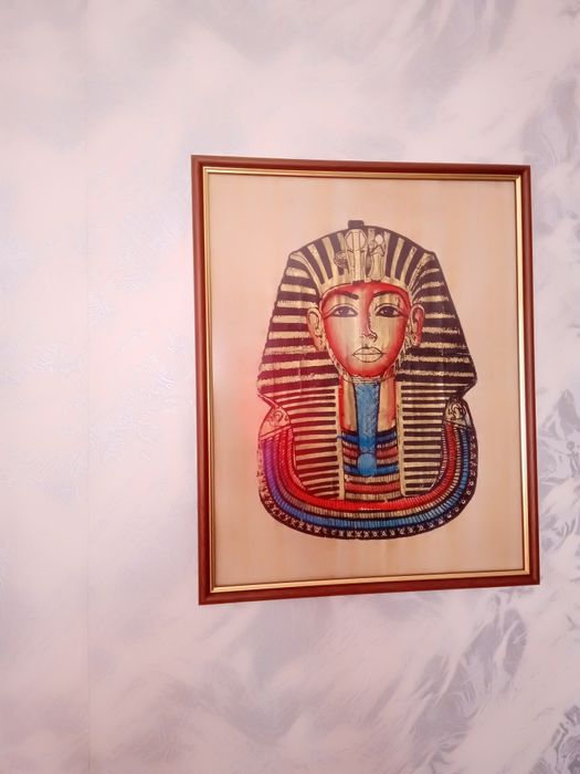 Оригинални египетски,изработени върху папирус