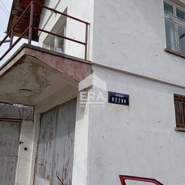 Продава се Къща в с. Цръклевци, Област София-област - 190 кв.м за 863 €/кв.м - Снимка #4