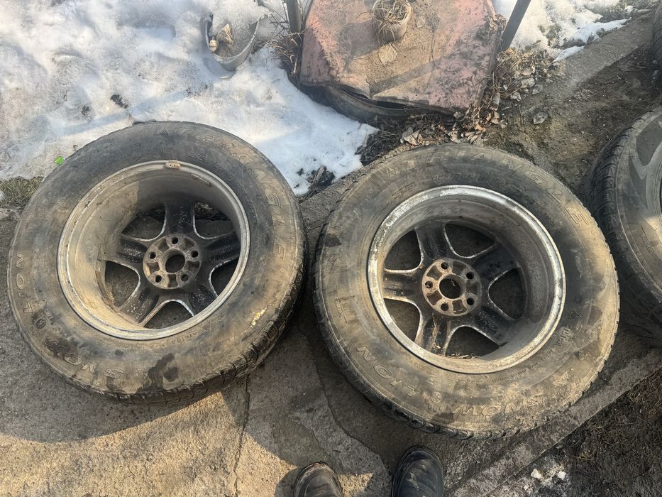 Продается диски с резинами 225/70R16
