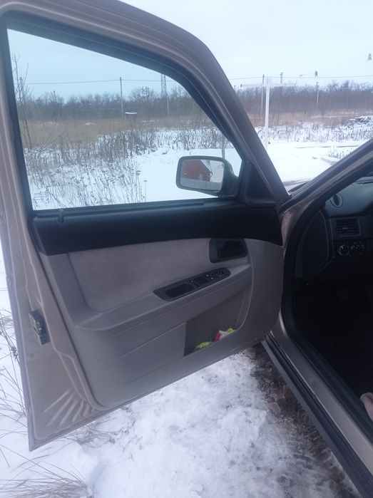 Продам автомобиль лада приора 2170.