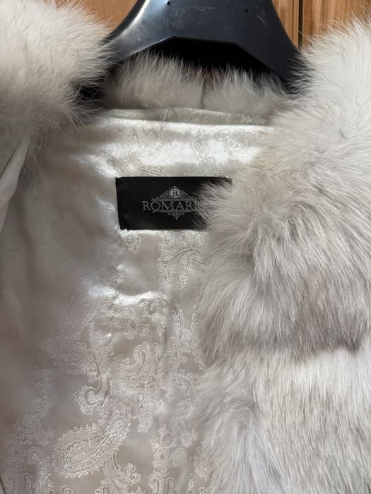 Жилетка  Новая! Песец