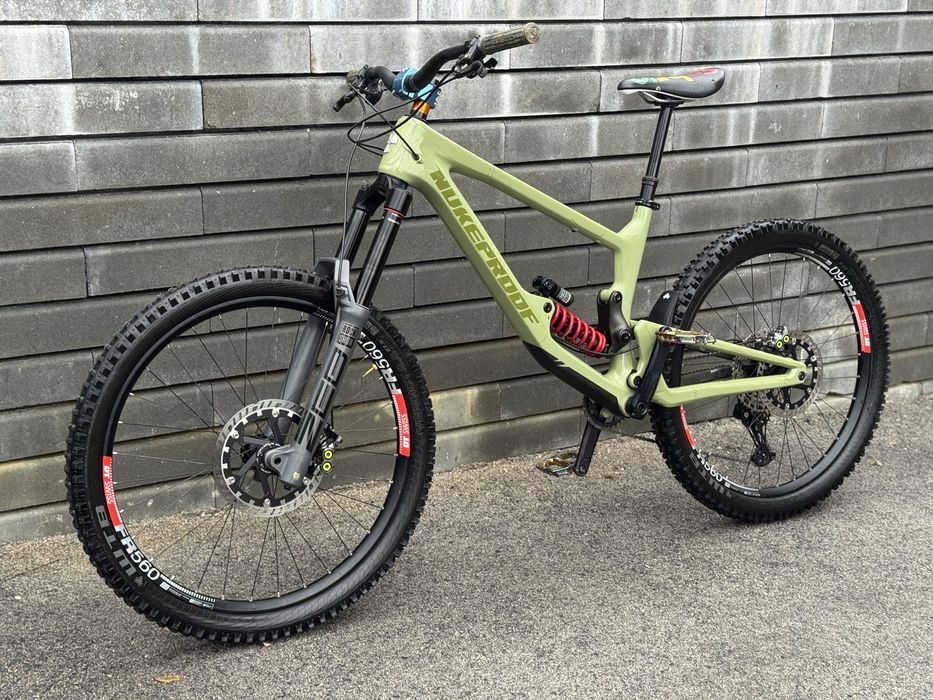 Планински карбонов велосипед NUKEPROOF GIGA 275c ( L размер)