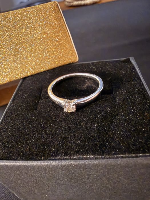 Inel de logodna cu diamant Teilor, aur alb