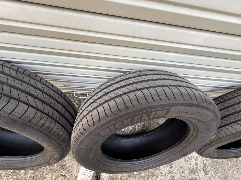 Продавам 4 летни гуми Michelin Primacy 4 215/60/17