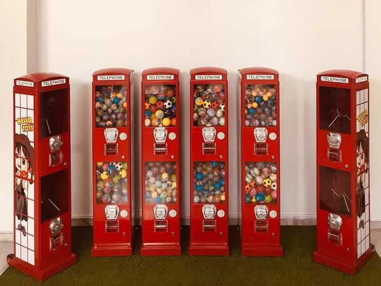 Вендинг машина за гумени топчета и капсули