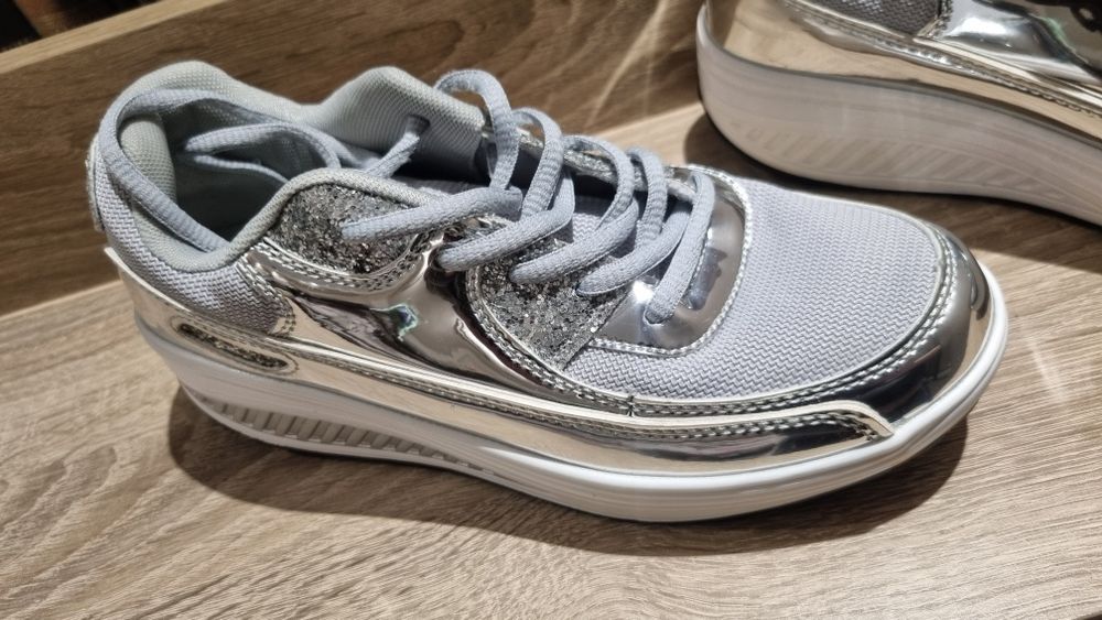 Нови маратонки 39 номер