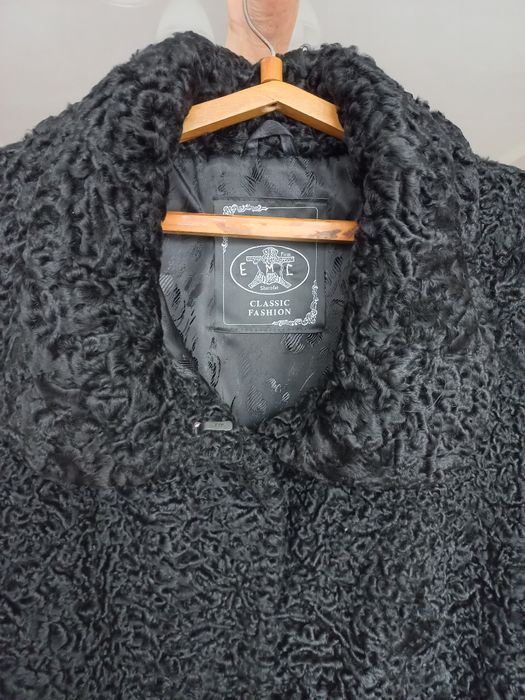 Продам шуба каракульча натуральная