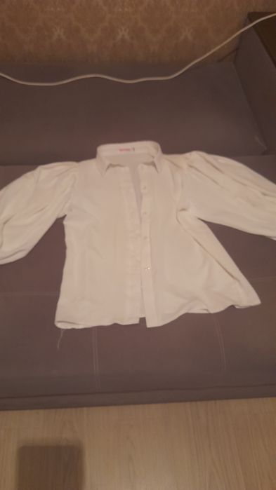 Продам рубашку белую, новая.