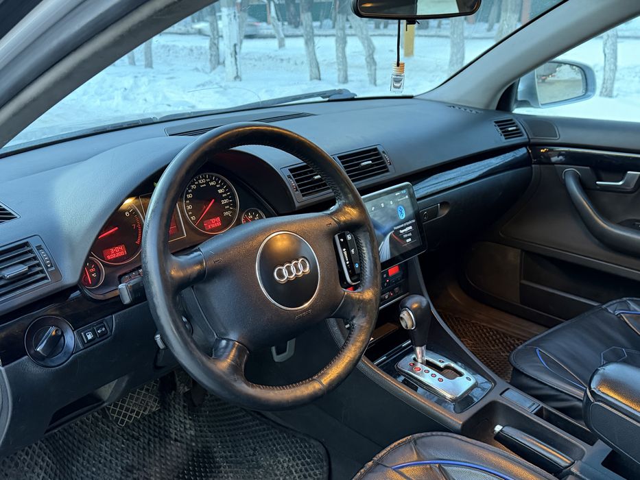 Audi A4 2 литра 2001 год