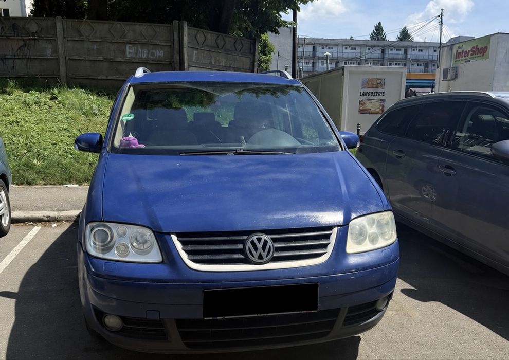 VOLKSWAGEN Touran