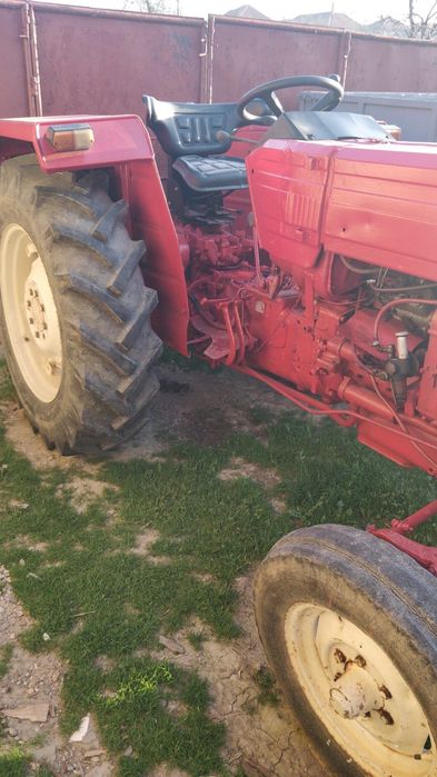 Vând tractor u445