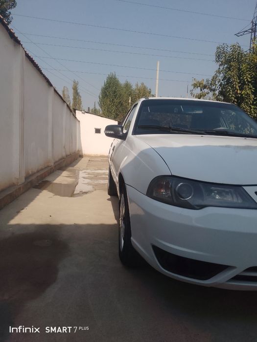 Sotiladi Nexia avtomobili