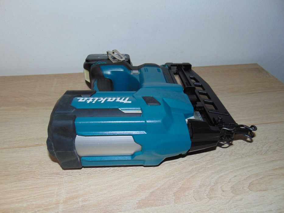 Makita DBN600 pistol cuie finisare brushless 2023