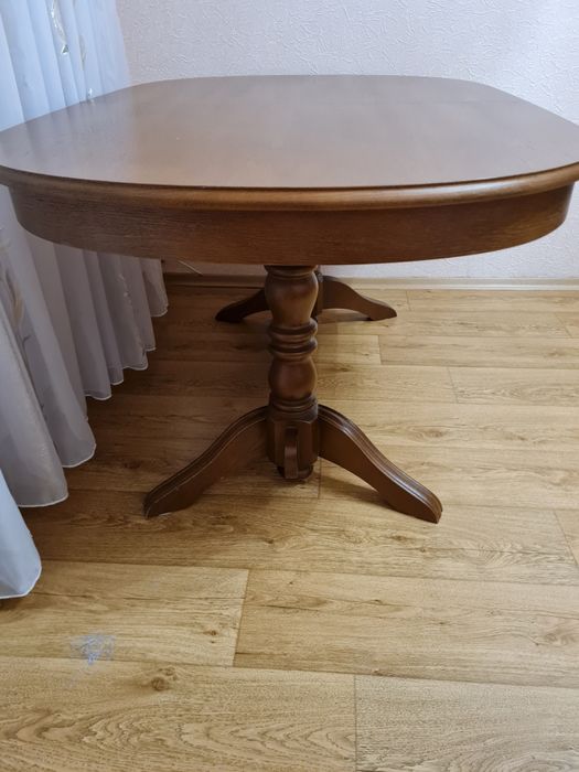 Стол для гостиной