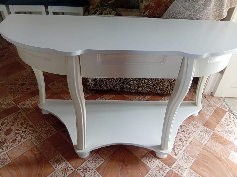 Тумба-столик в отличном состоянии