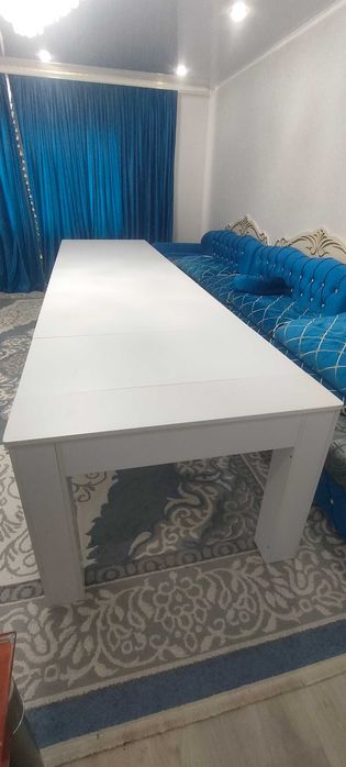 Мебель для гостиной, стол