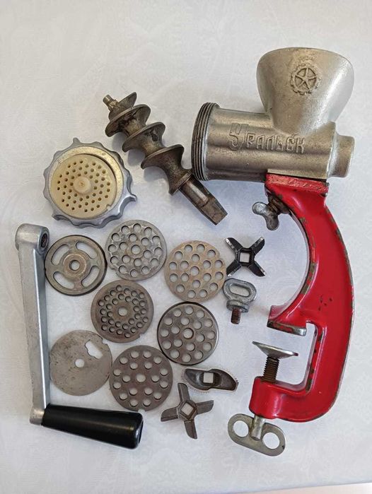 Мясорубка чугунная СССР