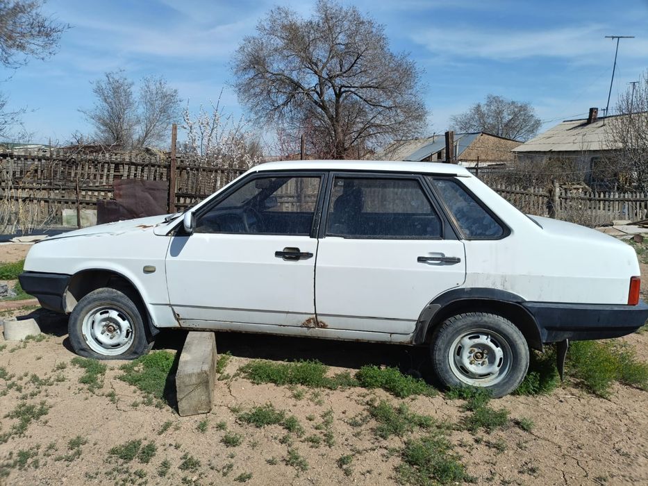 Автомобиль ВАЗ 21099